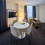 Radisson Blu Hotel, Centre 4*