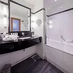 Radisson Blu Hotel, Centre Szálloda 4*