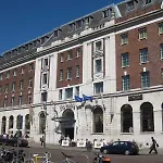 Szálloda Radisson Blu Hotel, Centre 4*