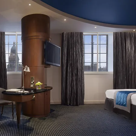 Szálloda Radisson Blu Hotel, Centre 4*