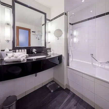 Radisson Blu Hotel, Centre Hotel 4*