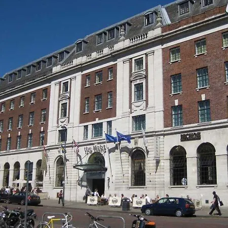 Hotel Radisson Blu Hotel, Centre 4*