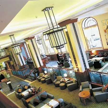 Hotel Radisson Blu Hotel, Centre 4*