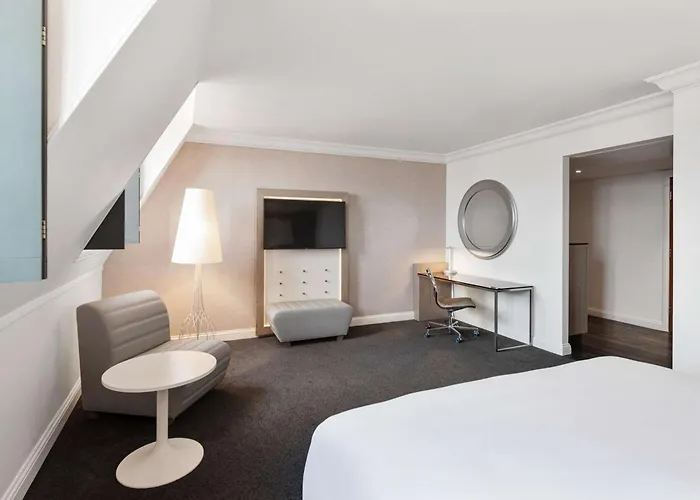 Hotel Radisson Blu Hotel, Centre 4*