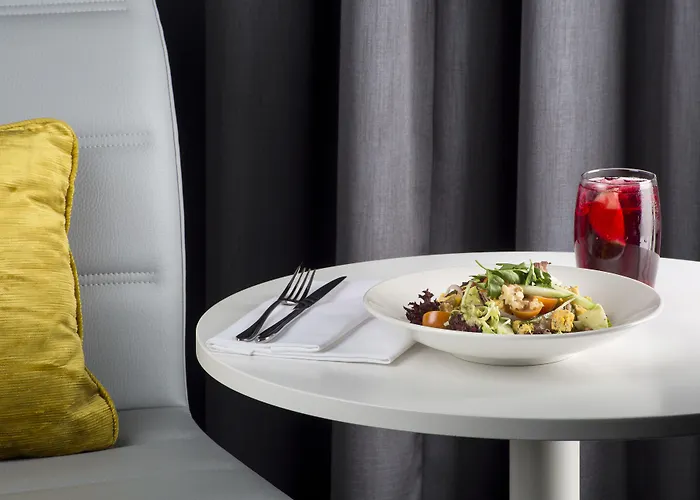 Radisson Blu Hotel, Centre Hotel 4*