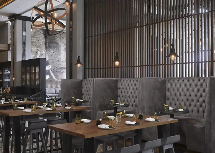 Radisson Blu Hotel, Centre 4*