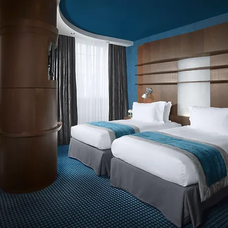 Hotel Radisson Blu Hotel, Centre 4*