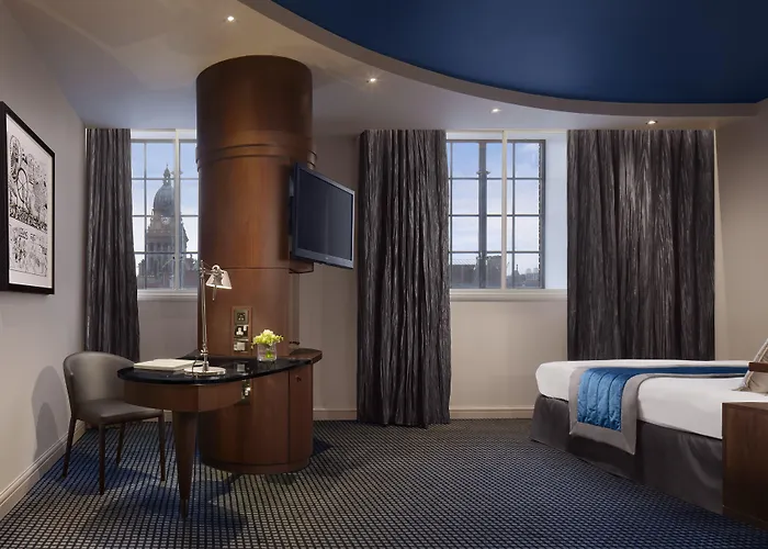 Hotel Radisson Blu Hotel, Centre 4*