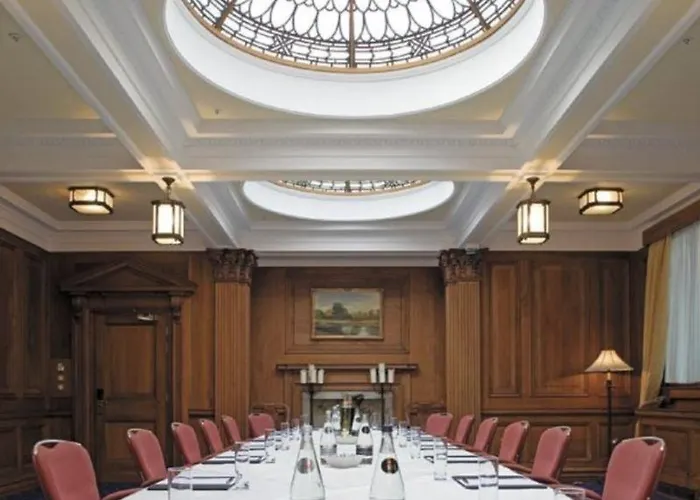 Hotel Radisson Blu Hotel, Centre 4*